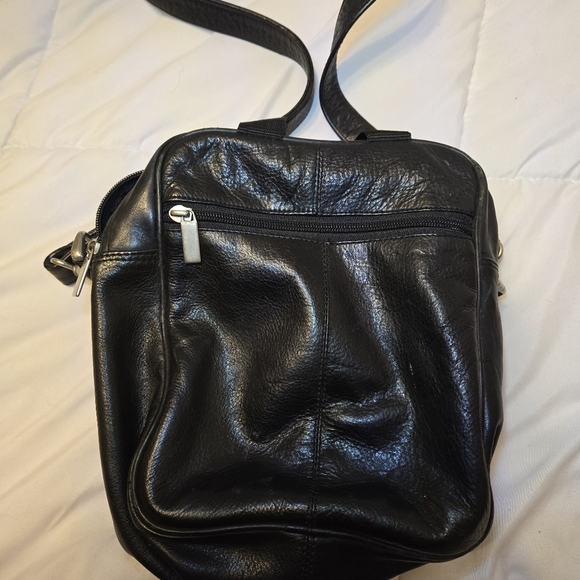 Vintage Wilson’s Leather Black Messenger Shoulder Bag Camera Crossbody Travel - Picture 4 of 10